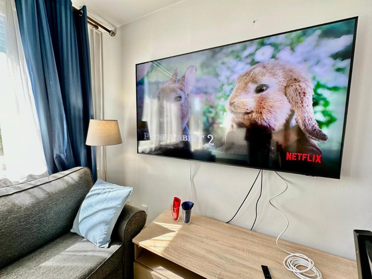 Appartamento Neon 2 - Fast Wifi 70'Tv Netflix Hbo Max Appletv+ Varsavia Esterno foto