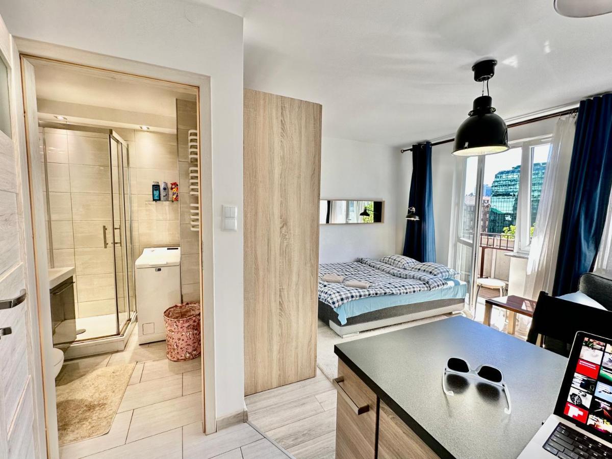 Appartamento Neon 2 - Fast Wifi 70'Tv Netflix Hbo Max Appletv+ Varsavia Esterno foto