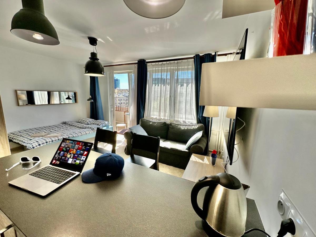 Appartamento Neon 2 - Fast Wifi 70'Tv Netflix Hbo Max Appletv+ Varsavia Esterno foto